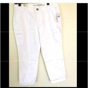 NWT Gap White Girlfriend Khaki Capri pants size 4/27